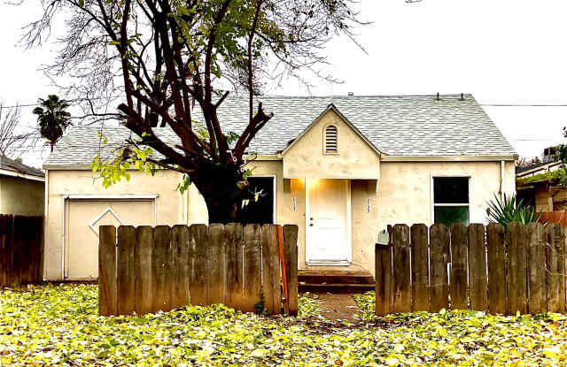2127 B St - 2127 B Street, South Oroville, CA 95966