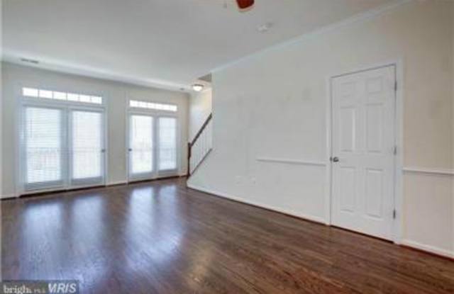 15665 JOHN DISKIN CIR #185 Gallery 4