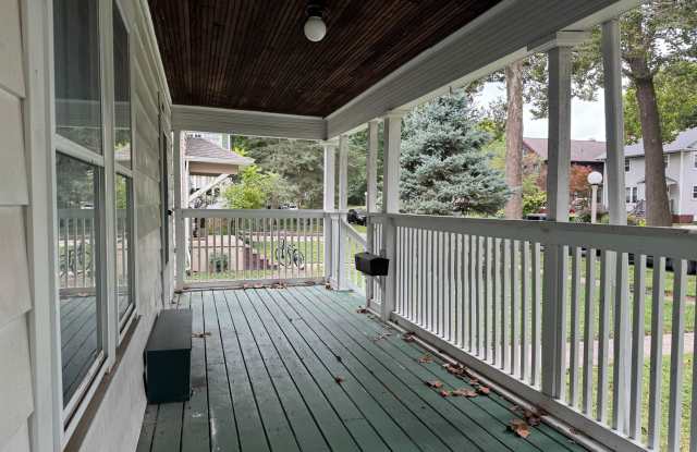 AVAILABLE AUGUST 2027 Historic Urbana - 3 Bedroom Home Just Minutes From Campus Gallery 4
