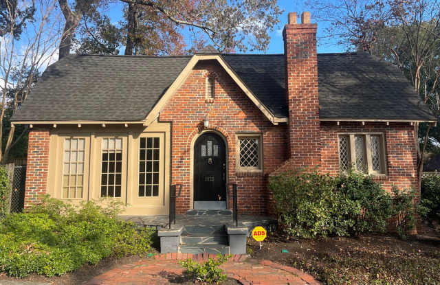 Brick 3 Bedroom Bungalow Available Now! photos photos