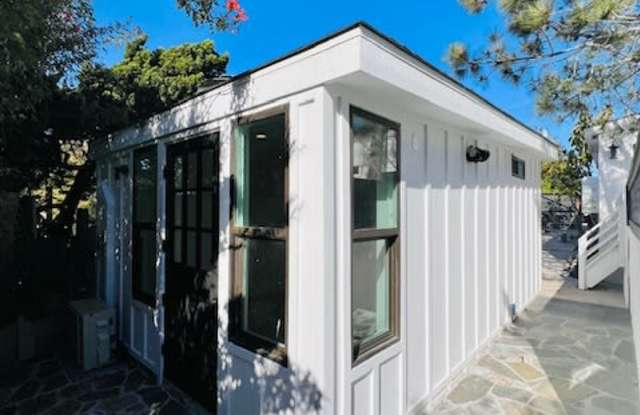 1382 Summit Avenue Gallery 1