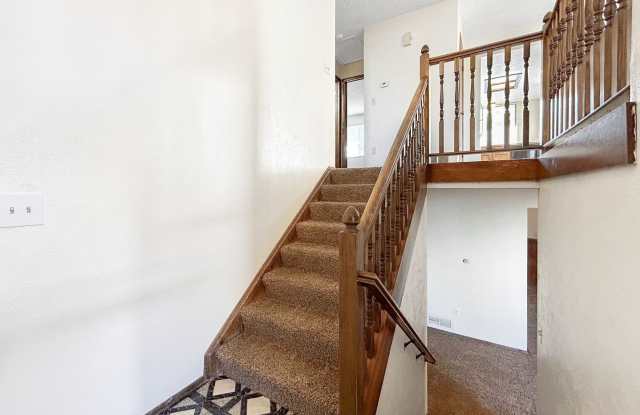 $0 DEPOSIT OPTION. CENTRALLY LOCATED 4 BEDROOM SPLIT LEVEL HOME IN WESTMINSTER! Gallery 4