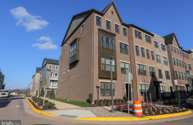 45116 KINCORA DRIVE - 45116 Kincora Dr, Dulles Town Center, VA 20166