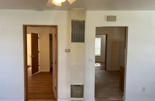 Charming Updated 2-Bedroom Home for Rent Gallery 4