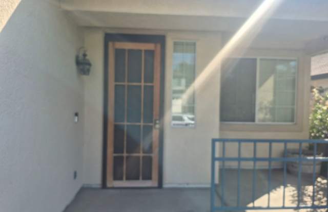 Adorable 3 bedroom 2 bath home Gallery 4
