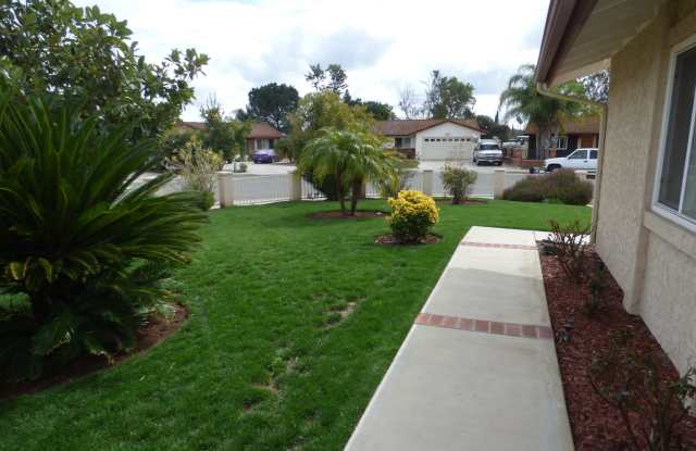 PRISTINE ESCONDIDO BEAUTY! LARGE UPGRADED HOME Gallery 4