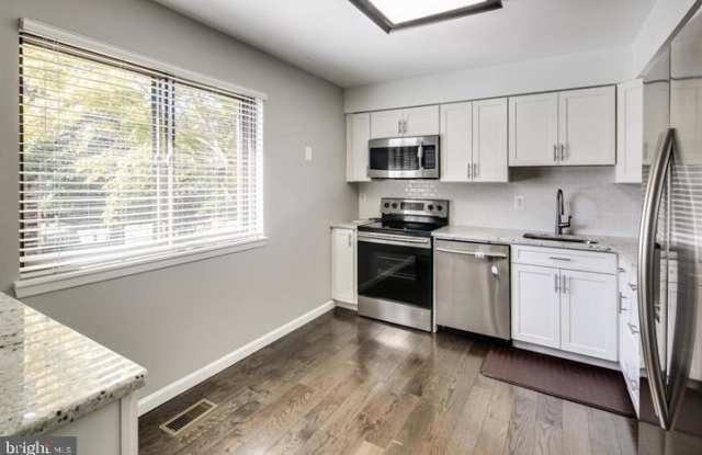 7334 MOSSY BRINK COURT Gallery 4