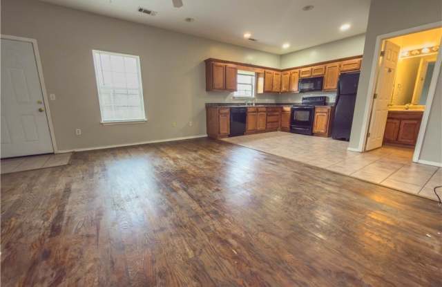 3207 SW Amberwood Drive Gallery 2