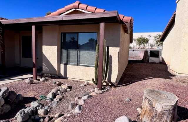 3BR 2Ba Remodeled with Yard and Garage Gallery 3