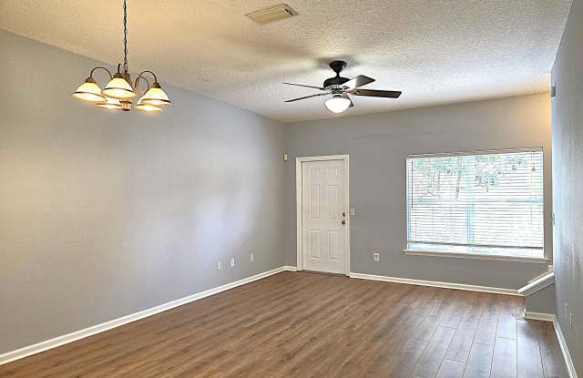 824 SOUTHERN CREEK Drive photos photos
