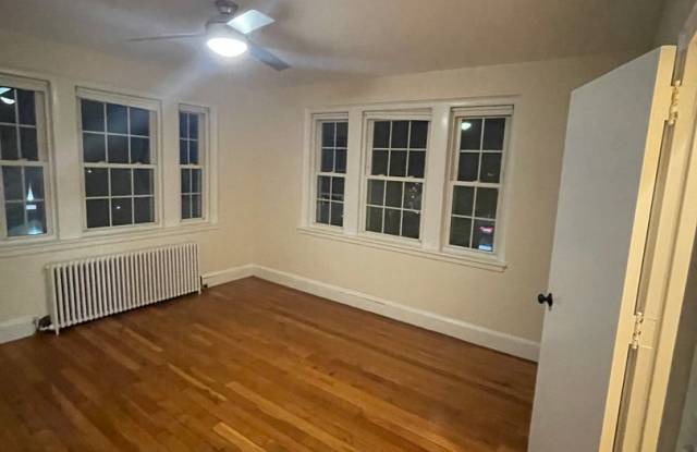 X-TRA LARGE 1-bed Belmont-Watertown photos photos