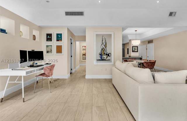 2901 S Bayshore Dr Gallery 3