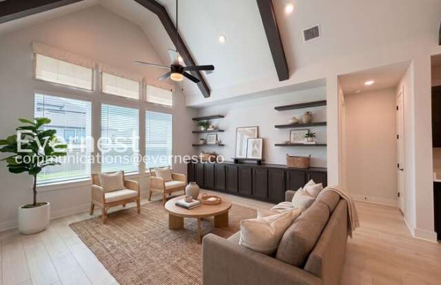 9701 Boathouse Drive Gallery 2