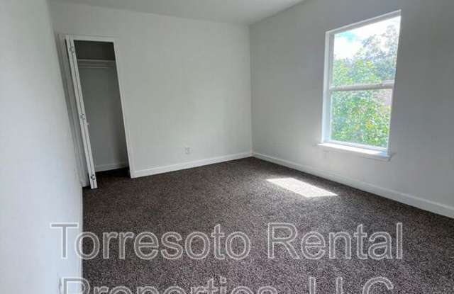 224 W Pyron Ave photos photos