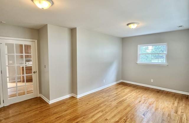 3033 Westside Drive - 3033 Westside Drive, Chattanooga, TN 37404