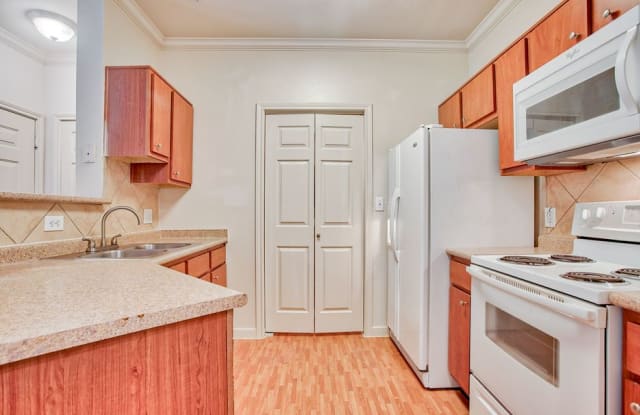 Mission Oaks Apartment Homes Gallery 4