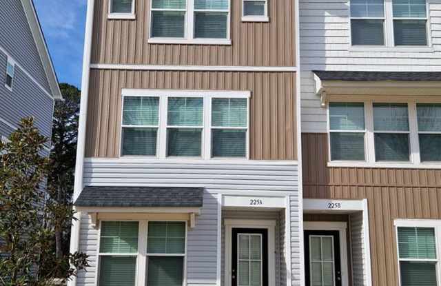 Brand New End-Unit Townhome | 3 BR/3.5BA | 1-Car Garage | Near Downtown Mooresville photos photos