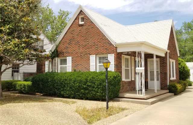 2828 24th Street photos photos