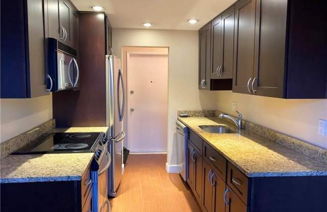 2591 NE 55 Court unit: 105 photos photos