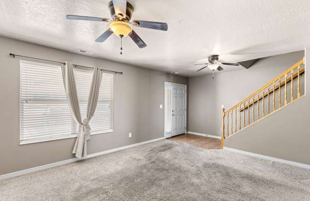 Desert Hills - Hidden Valley Townhome! Gallery 3