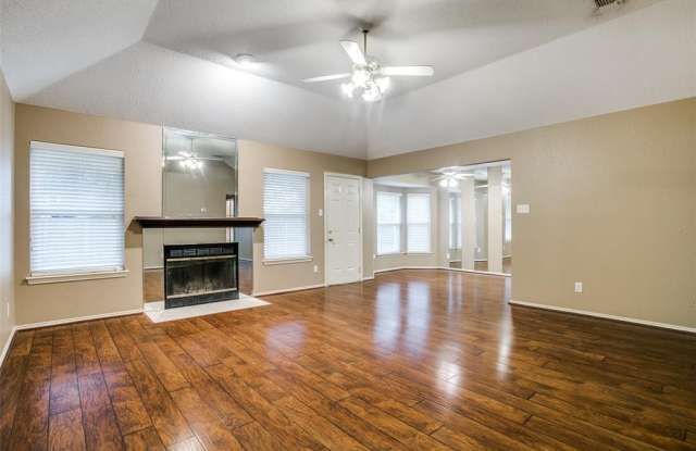 5912 Hilltop Drive Gallery 2