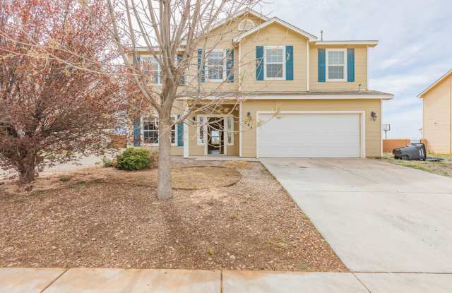 Beautiful Two Story House - 244 Dublin Lane, Alamogordo, NM 88310