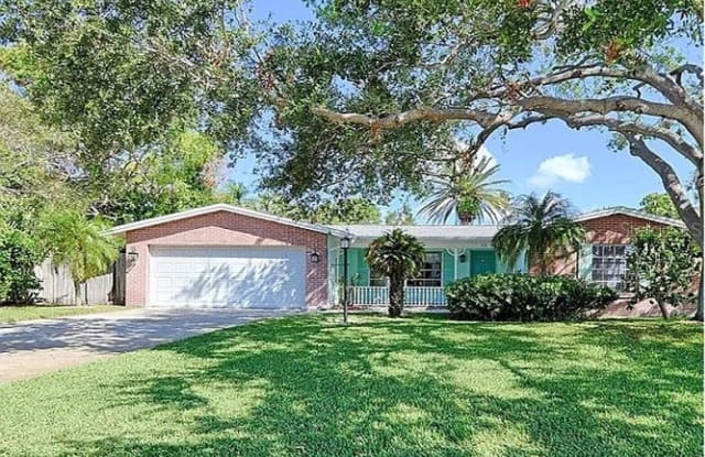 115 17TH STREET - 115 17th Street, Belleair Beach, FL 33786