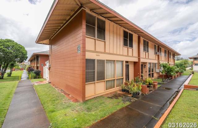 3 Bedroom 1 bath small pet negotiable - $2800 1158 Hoola Place #5C - 1158 Hoola Place, Pearl City, HI 96782