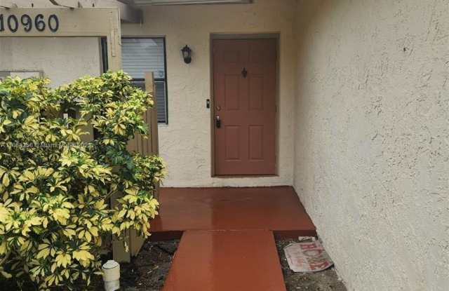 10960 NW 29th Ct photos photos