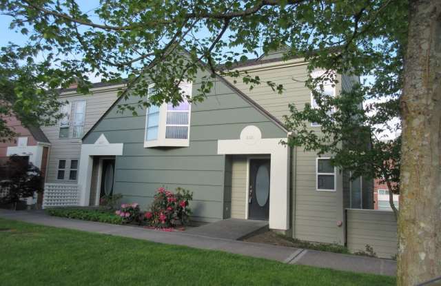 Downtown Condo - 2421 South I Street, Tacoma, WA 98405