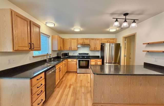 Spacious Poulsbo Home Close to Everything Gallery 3
