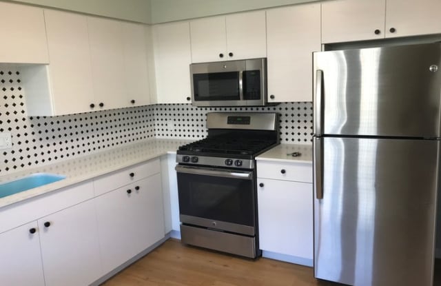 325 West Pasadena Avenue - 325 West Pasadena Avenue, Phoenix, AZ 85013