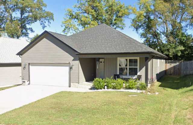 3 Bedroom 2 Bath Pet Friendly Home For Rent! photos photos