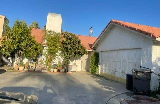 31805 Avenida Maravilla - 31805 Avenida Maravilla, Cathedral City, CA 92234