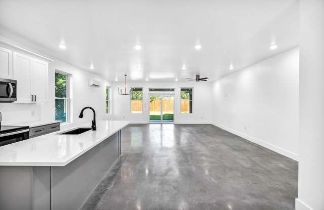 1006 E Marble Street Gallery 4