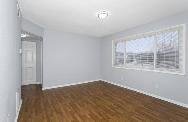1422 North 55th Drive - A Gallery 4