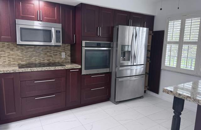 1200 SW 125th Avenue photos photos