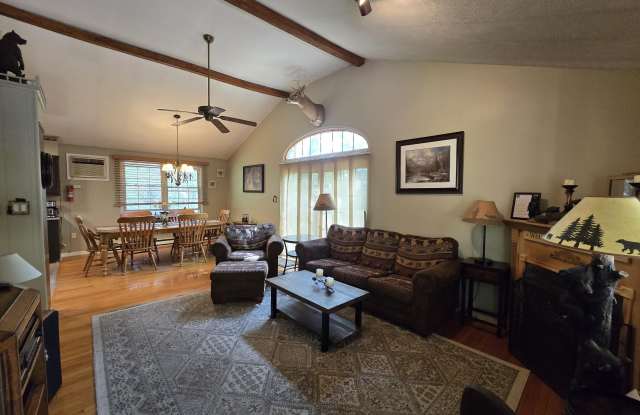 156 Pineknoll Drive Gallery 3