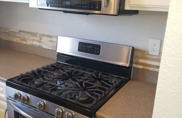 Gorgeous 2 bed 2 bath nestled in heart of Mission Viejo photos photos