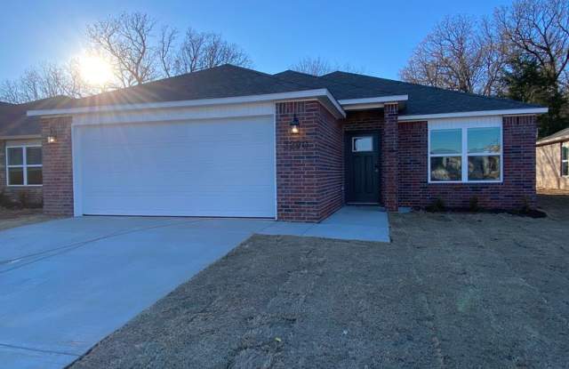 LIVING MADE EASY! | PRE-LEASING NOW | CHARMING 3-BED, 2-BATH HOME | FARMINGTON Gallery 4