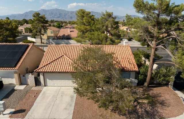 1620 Desert Ridge Avenue photos photos