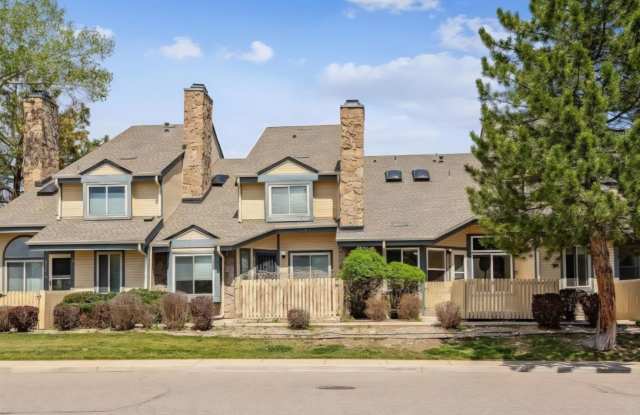 Wonderful townhome unit in Arvada! MOVE IN READY!! photos photos