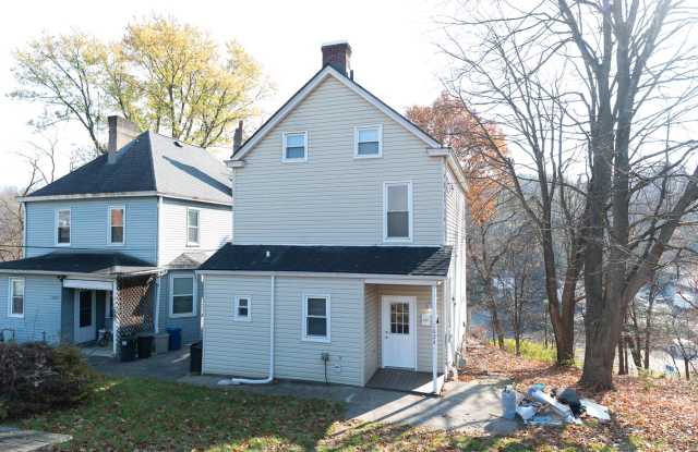 1824 Banksville Road - 1824 Banksville Road, Pittsburgh, PA 15216