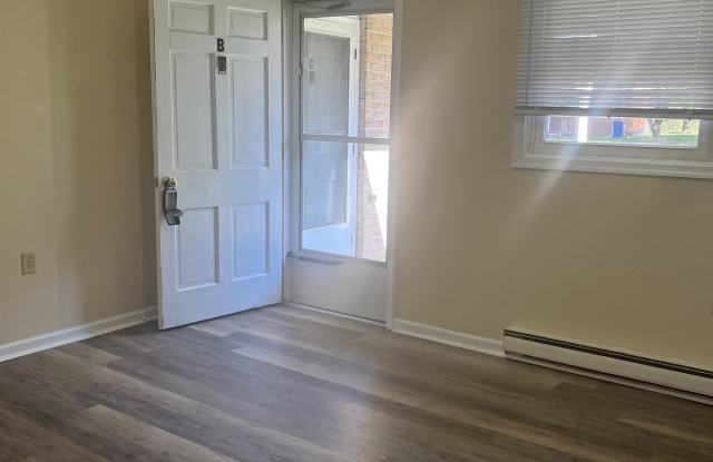 30 Turner Drive, Apt B photos photos