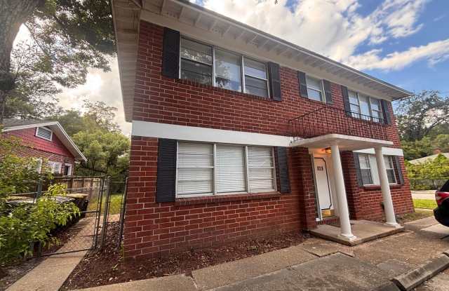 Charming 1-Bedroom Near Riverside & Downtown! Lawn & Pest Included! Private Owner! Gallery 1