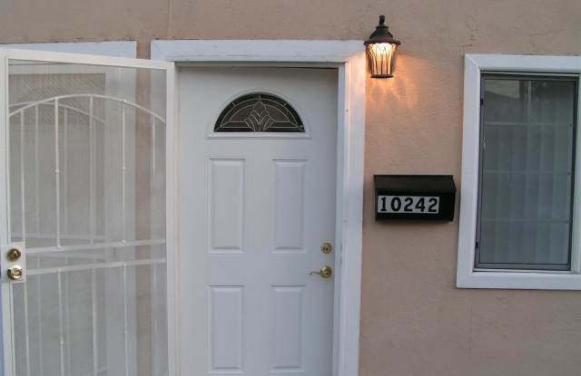 10242 Fernglen Avenue Gallery 2