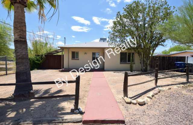 Midtown 2 Bed 1 Bath Home on Huge Lot photos photos