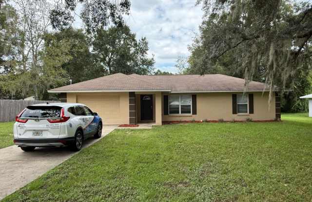 THIS IS NOT AVAILABLE FOR SHOWING UNTIL MID SEPTEMBER..... Great SE Ocala Home 3/2/2, Won't Last Long!!! photos photos