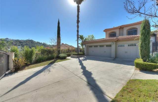 16132 Greens Court Gallery 2
