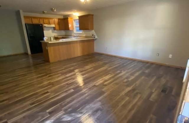 520 W. Nichols #104 - 520 West Nichols Street, Springfield, MO 65802